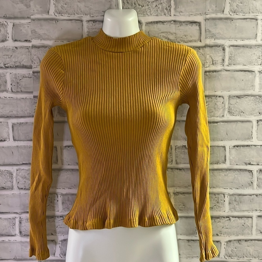 Lefties women’s mustard coloured size XL sweater, fitted